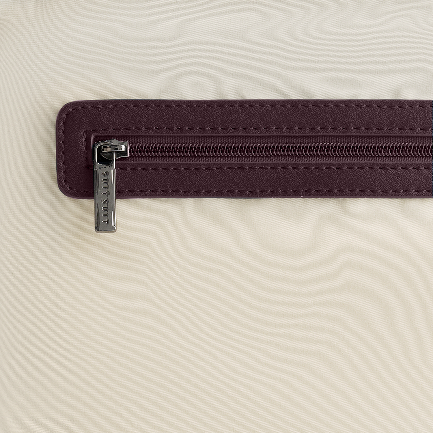 Mystique - Cherry Lacquer - Toiletry Bag XL & Make-up Bag