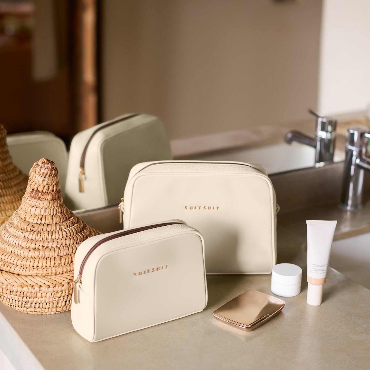 Serenity - Whisper White - Toiletry Bag XL & Make-up Bag
